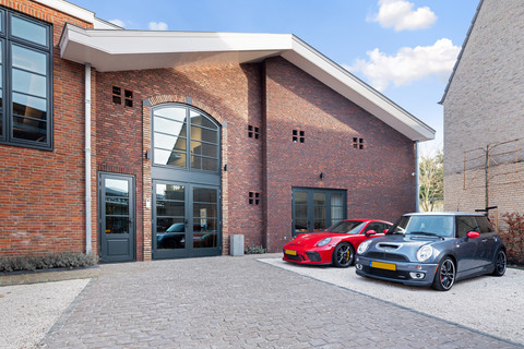 The Automobile Store